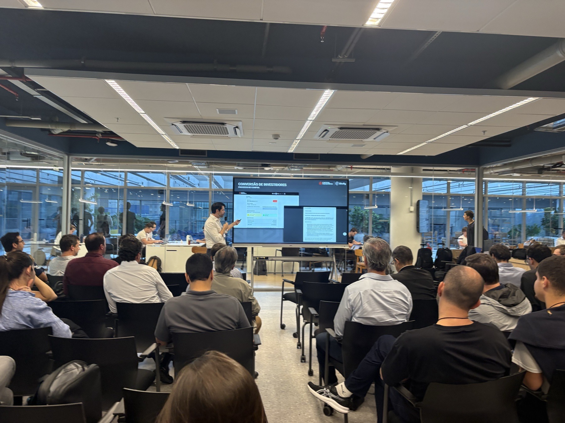 Sala cheia em debate sobre funding